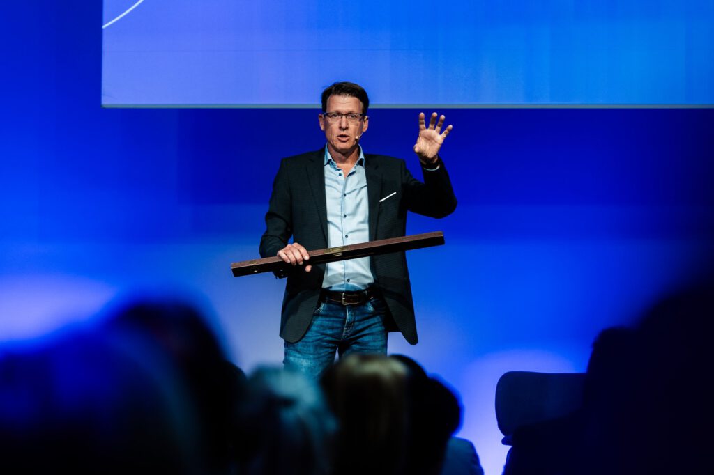 Harald Zeiss Institut für nachhaltigen Tourismus Bühne Speaker Gastvortrag